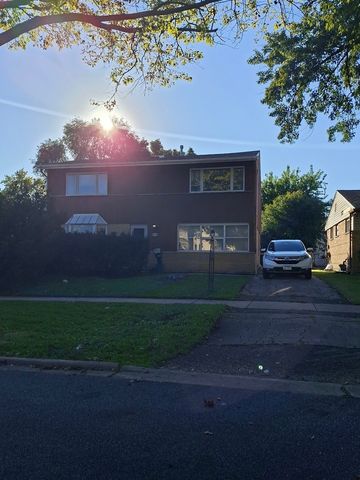 8332 N Odell Avenue, Niles, IL 60714