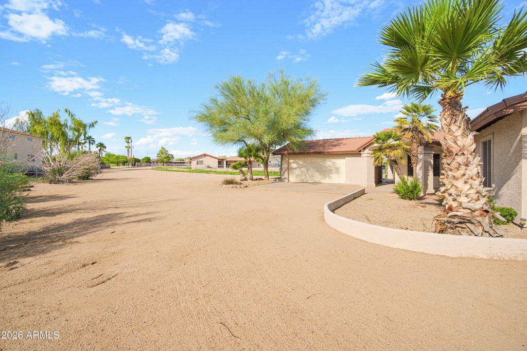 1302 E MADDOCK Road, Phoenix, AZ 85086 — photo 5