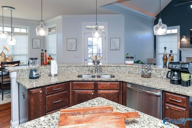 123 Forest Ridge Drive, Huntsville, AL 35806