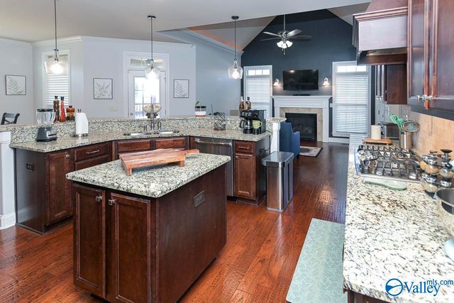 123 Forest Ridge Drive, Huntsville, AL 35806