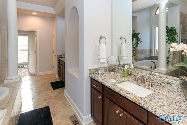 123 Forest Ridge Drive, Huntsville, AL 35806