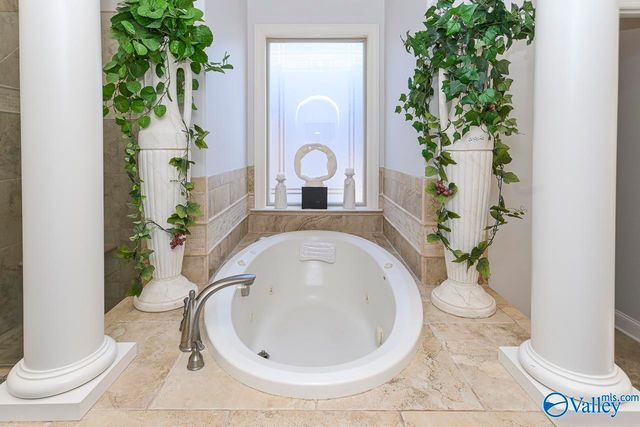 123 Forest Ridge Drive, Huntsville, AL 35806