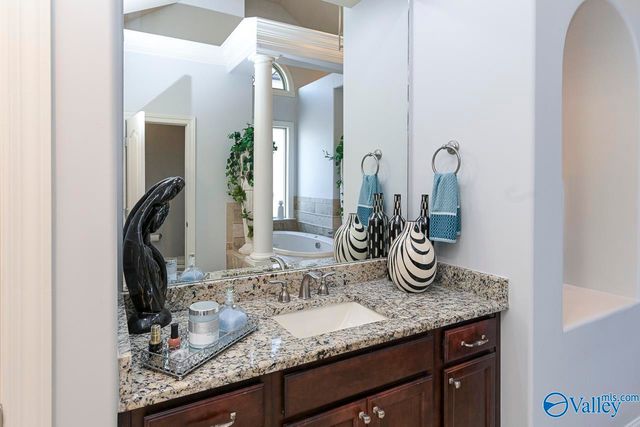 123 Forest Ridge Drive, Huntsville, AL 35806