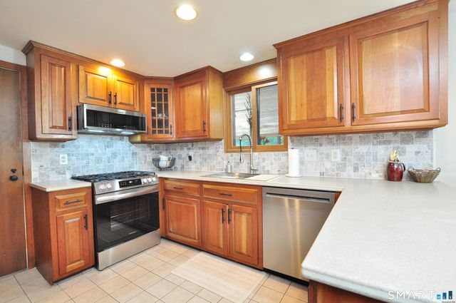 27 Sally Burr Road, Litchfield, CT 06759