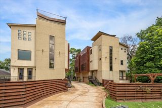 1901 W 14th 1/2 Street C, Houston, TX 77008