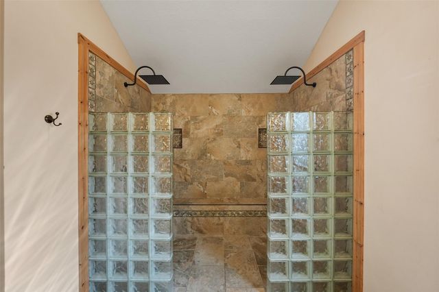 929 N Rivershire Drive, Conroe, TX 77304