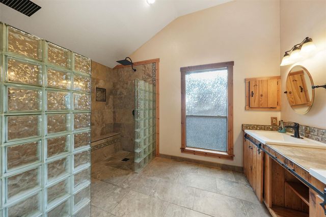 929 N Rivershire Drive, Conroe, TX 77304