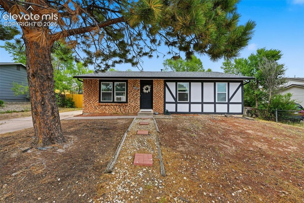 6830 Chippewa Road, Colorado Springs, CO 80915 — exterior
