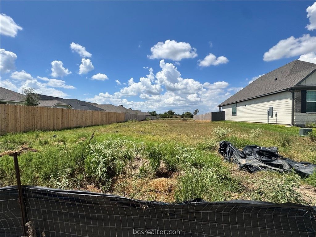 1536 Birdie Court, Navasota, TX 77868 — exterior