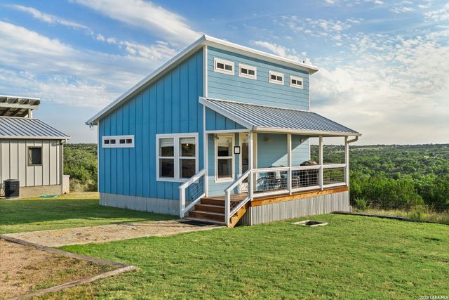 365 Billy Sisson Dr, Johnson City, TX 78636