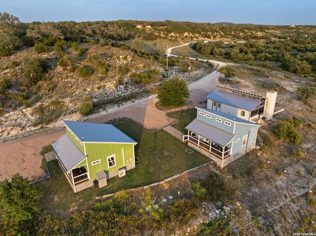 365 Billy Sisson Dr, Johnson City, TX 78636