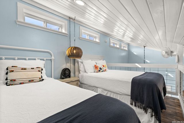 365 Billy Sisson Dr, Johnson City, TX 78636