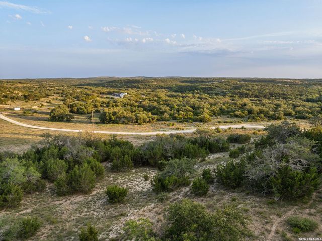 365 Billy Sisson Dr, Johnson City, TX 78636