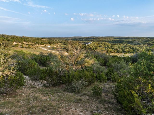 365 Billy Sisson Dr, Johnson City, TX 78636