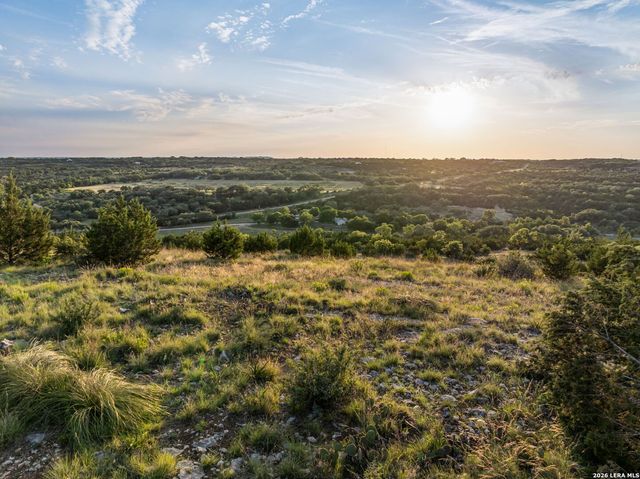 365 Billy Sisson Dr, Johnson City, TX 78636