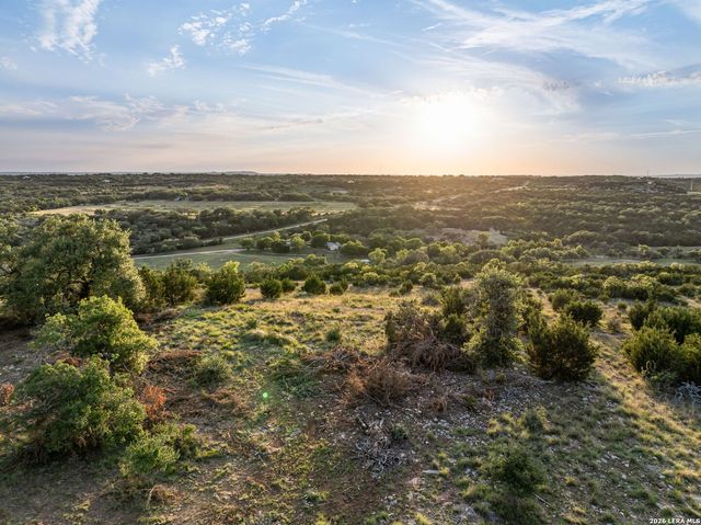 365 Billy Sisson Dr, Johnson City, TX 78636