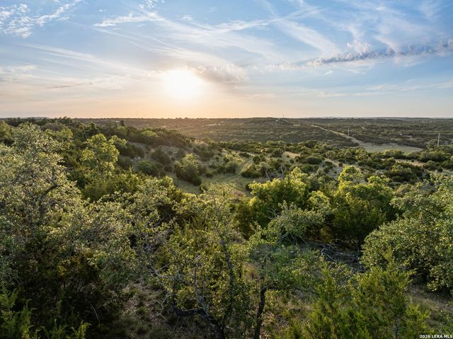 365 Billy Sisson Dr, Johnson City, TX 78636