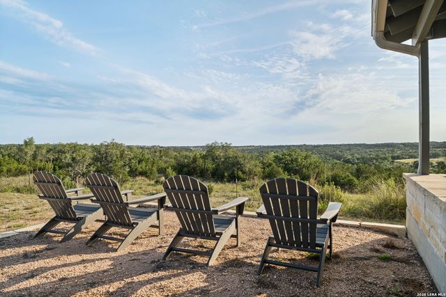 365 Billy Sisson Dr, Johnson City, TX 78636