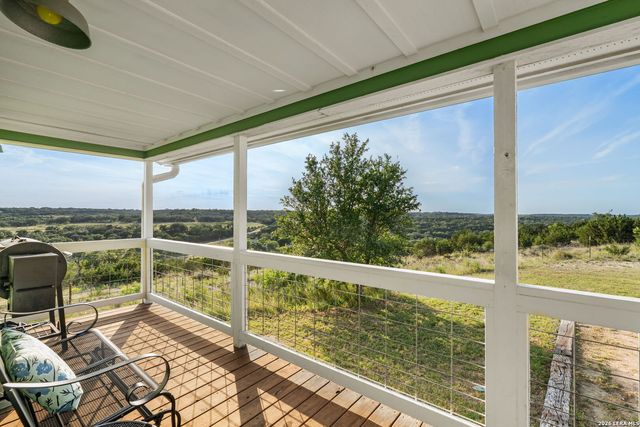 365 Billy Sisson Dr, Johnson City, TX 78636