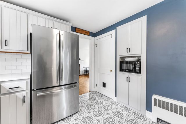 28 Rosegarden Street, Warwick, RI 02888