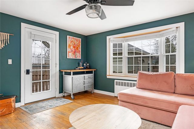 28 Rosegarden Street, Warwick, RI 02888