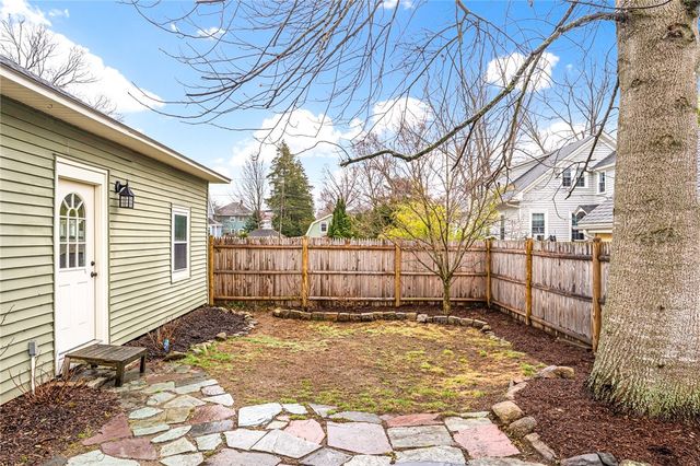 28 Rosegarden Street, Warwick, RI 02888