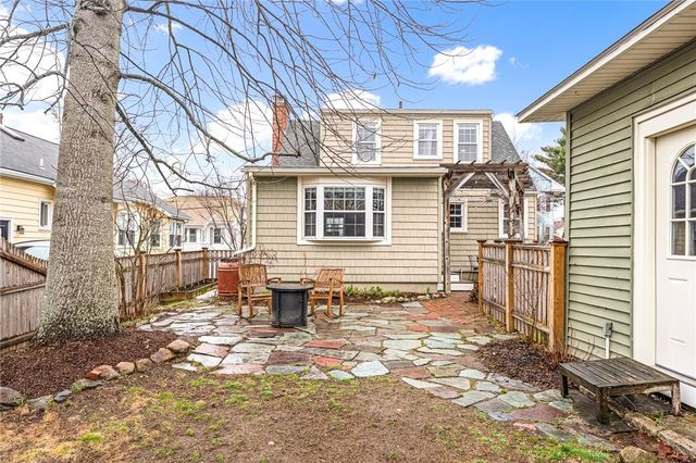 28 Rosegarden Street, Warwick, RI 02888