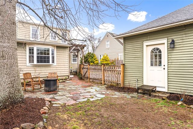 28 Rosegarden Street, Warwick, RI 02888
