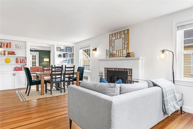 28 Rosegarden Street, Warwick, RI 02888