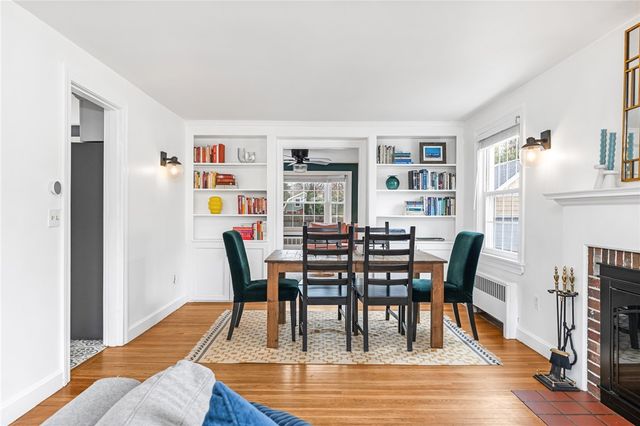 28 Rosegarden Street, Warwick, RI 02888