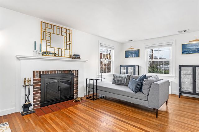 28 Rosegarden Street, Warwick, RI 02888