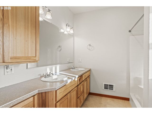 303 SHADOW MOUNTAIN Rd, Silver Lake, WA 98645