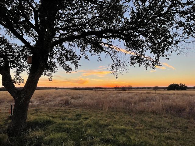 3000 Pettytown RD, Dale, TX 78616