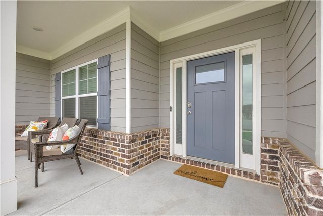 305 Parkers Place, Hoschton, GA 30548
