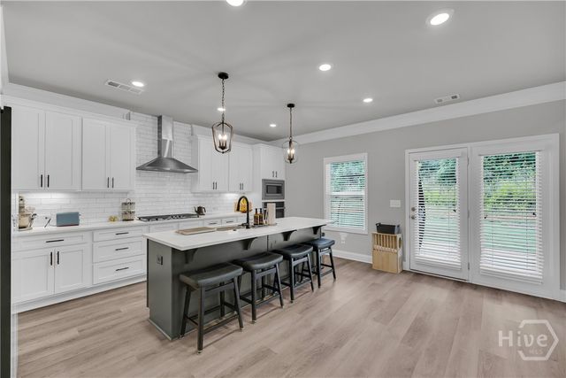 305 Parkers Place, Hoschton, GA 30548