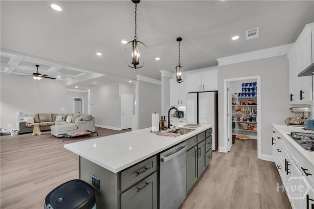 305 Parkers Place, Hoschton, GA 30548