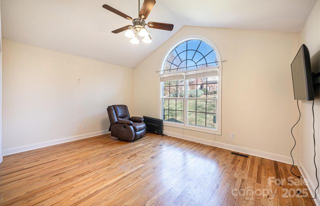 1436 20th Avenue Place NE, Hickory, NC 28601