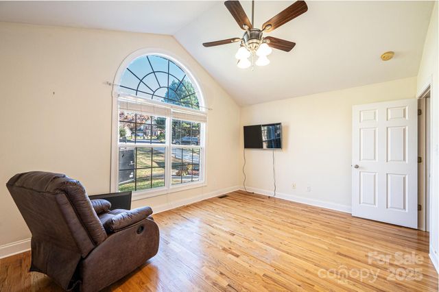 1436 20th Avenue Place NE, Hickory, NC 28601