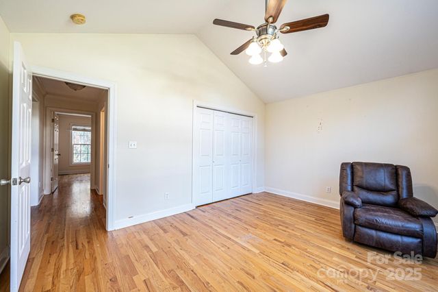 1436 20th Avenue Place NE, Hickory, NC 28601