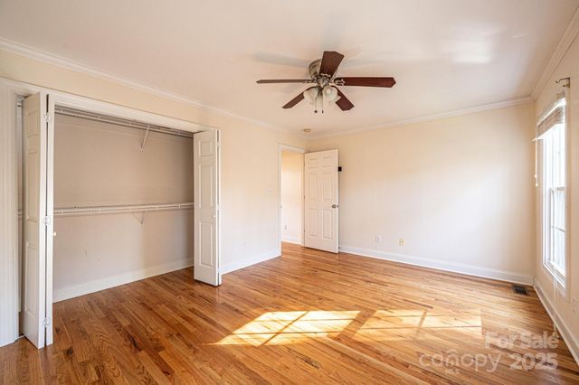 1436 20th Avenue Place NE, Hickory, NC 28601