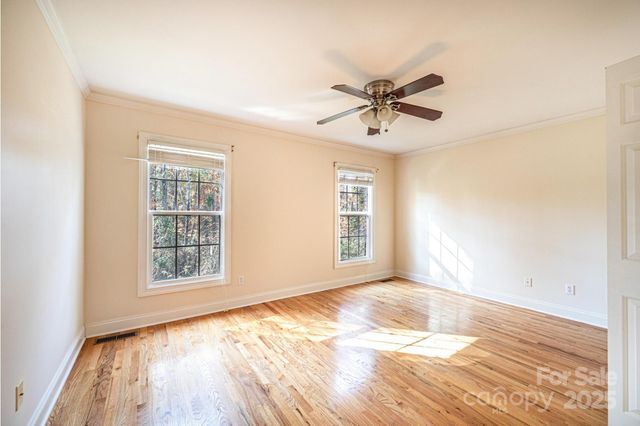 1436 20th Avenue Place NE, Hickory, NC 28601