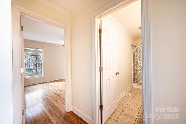 1436 20th Avenue Place NE, Hickory, NC 28601