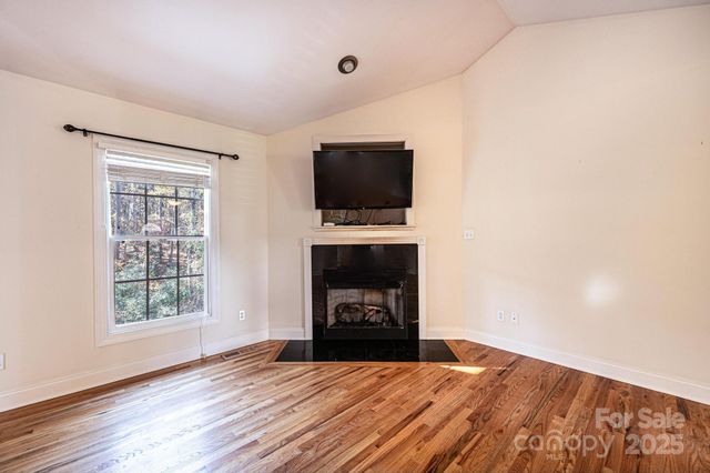 1436 20th Avenue Place NE, Hickory, NC 28601