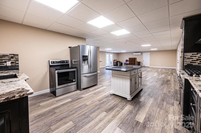 1436 20th Avenue Place NE, Hickory, NC 28601