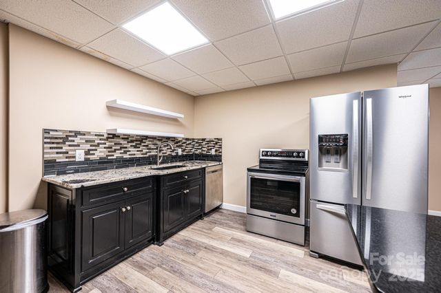 1436 20th Avenue Place NE, Hickory, NC 28601