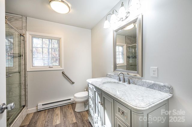 1436 20th Avenue Place NE, Hickory, NC 28601