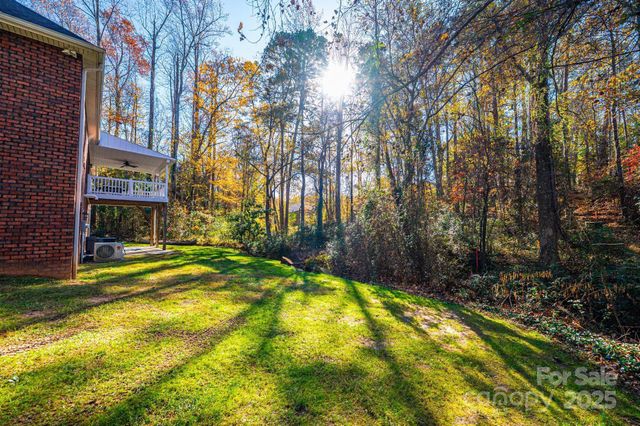 1436 20th Avenue Place NE, Hickory, NC 28601