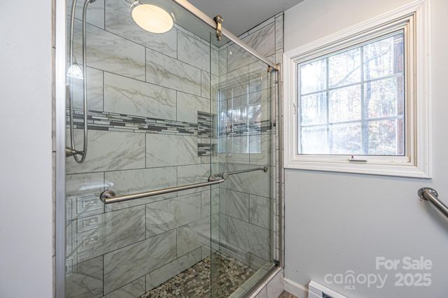 1436 20th Avenue Place NE, Hickory, NC 28601