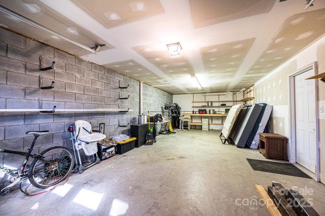 1436 20th Avenue Place NE, Hickory, NC 28601