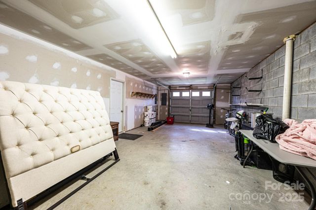 1436 20th Avenue Place NE, Hickory, NC 28601